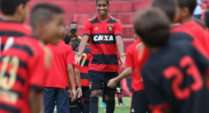 Gabriel é anunciado como novo reforço do Sport