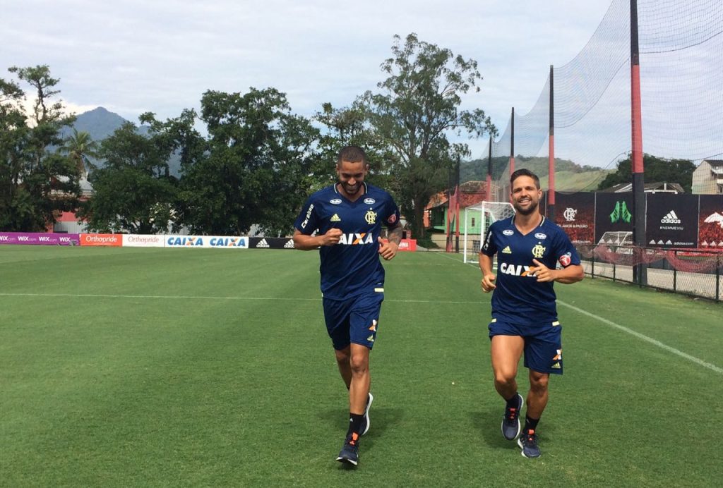 Entre ausências e muita animação, Flamengo se reapresenta no Ninho do Urubu
