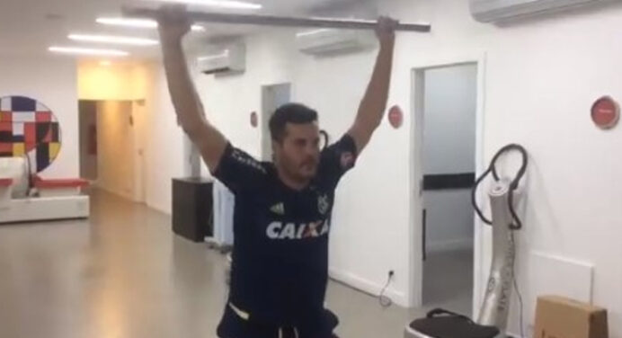 Fla divulga vídeo com primeiro treino de Julio Cesar