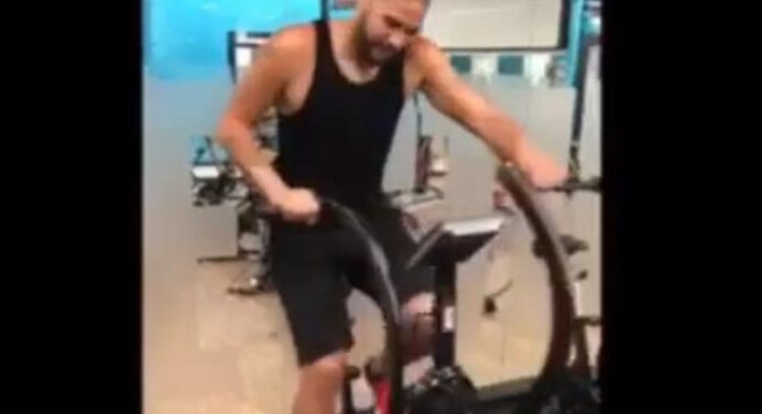 Adriano publica vídeo e empolga torcida
