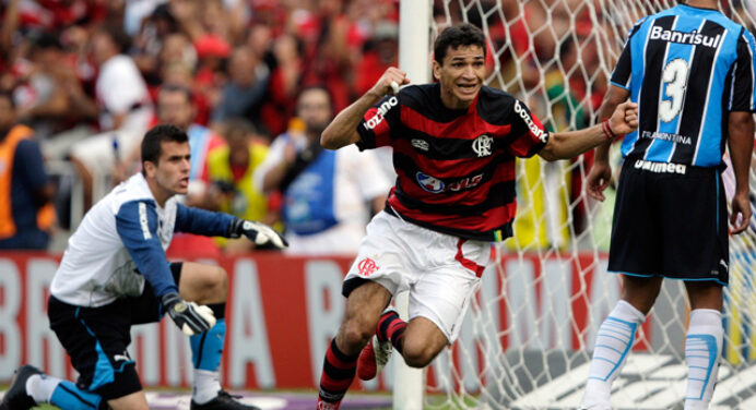 Angelim diz ter recusado proposta do Palmeiras para jogar no Fla: “Fiz a escolha certa”