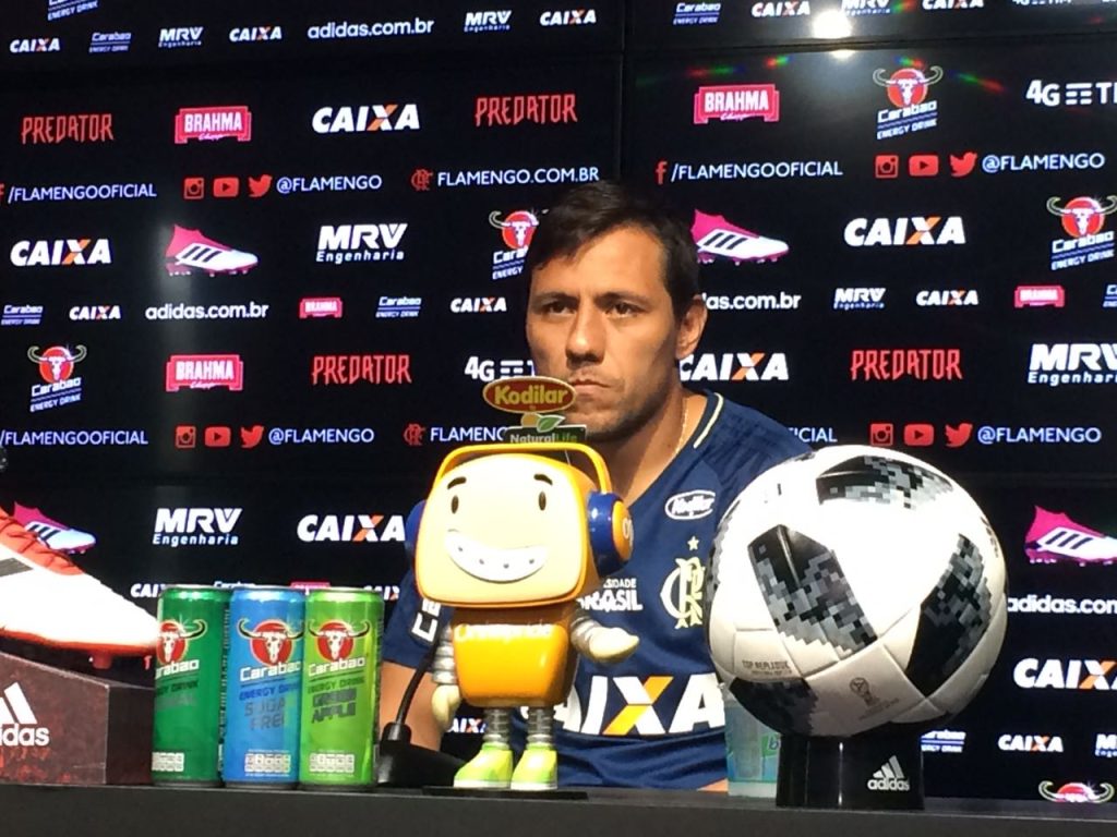 Sobre jogar sem torcida, Diego Alves declara: “É uma sensação diferente”