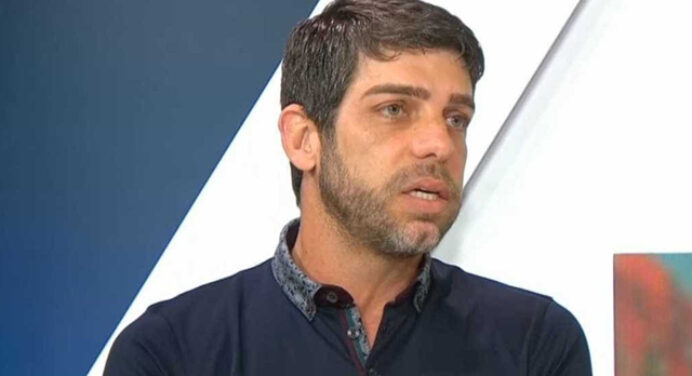 Comentarista critica Juninho Pernambucano: “Ele acha que é bom”