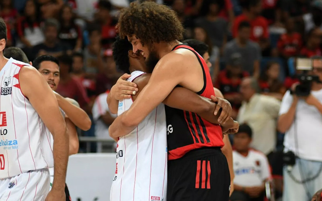 GE: “Varejão x Leandrinho: como foi o duelo dos craques de Flamengo e Franca no NBB”