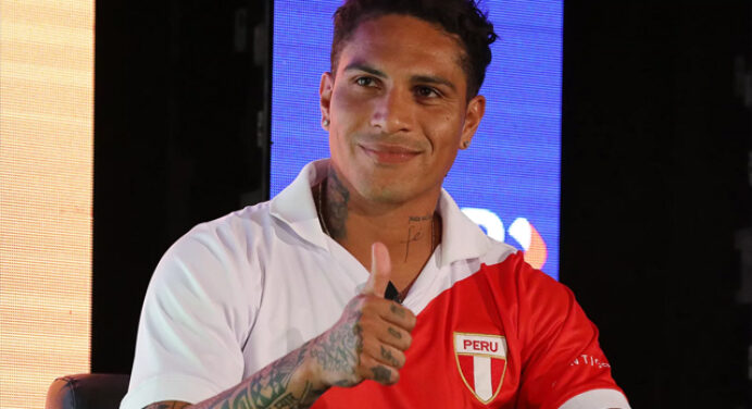 Fla avalia extensão de contrato após retorno de Guerrero aos treinos