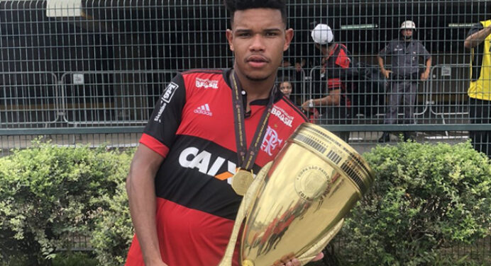 Campeão da Copinha, zagueiro Patrick será emprestado pelo Flamengo a clube dinamarquês