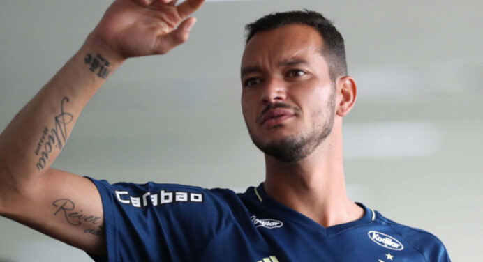 Recuperado da lesão, Réver reforça Fla na reta final do Carioca