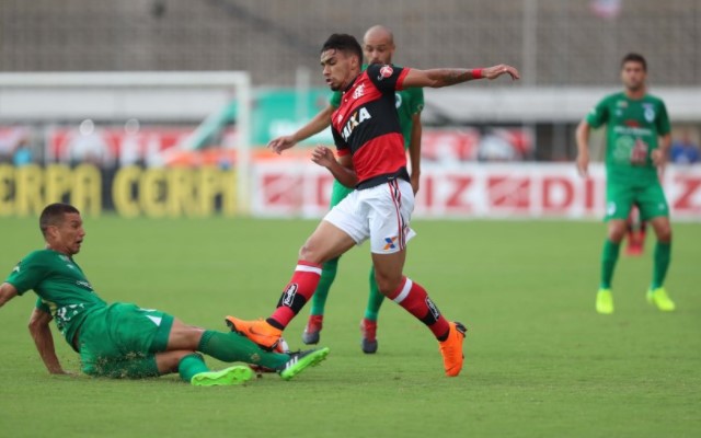 Apesar de bom início, Lucas Paquetá tem marca negativa entre companheiros de equipe