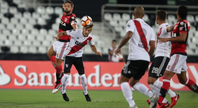 Mauro Beting: “Portão aberto. Flamengo 2 x 2 River Plate.”