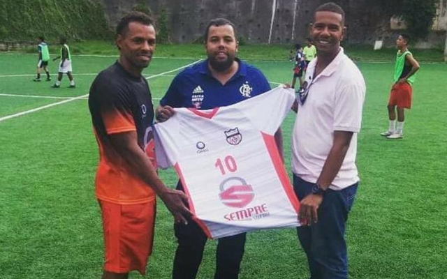 Viu essa? Flamengo demite observador técnico por fotos vazadas com integrantes de torcida rival