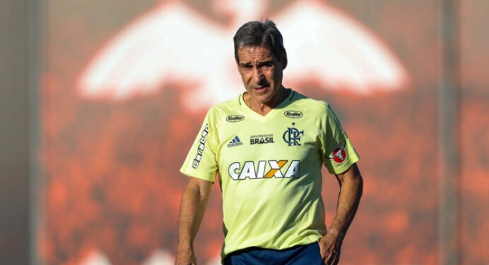Fla analisa buscar novo coordenador técnico e ‘efetivar’ Carpegiani, segundo jornal