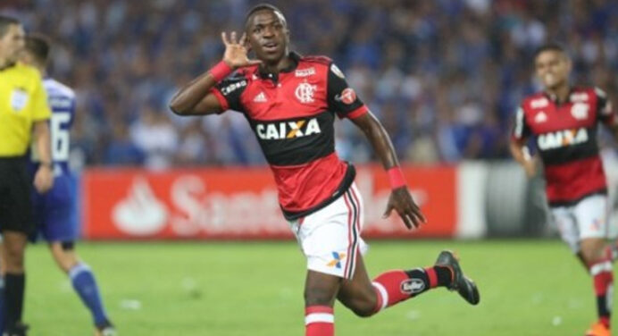 Drible de Corpo: “Ronaldo “Fenômeno” e Alexandre Pato foram mais precoces do que Vinicius Junior na Libertadores”