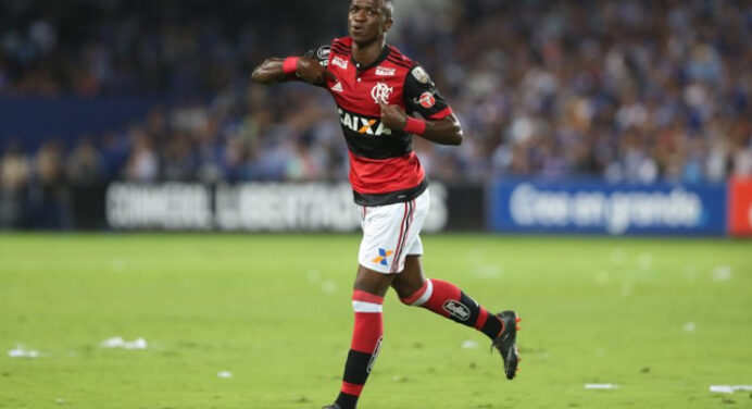 Real Madrid fica impressionado com atuações de Vinicius Jr, afirma jornal