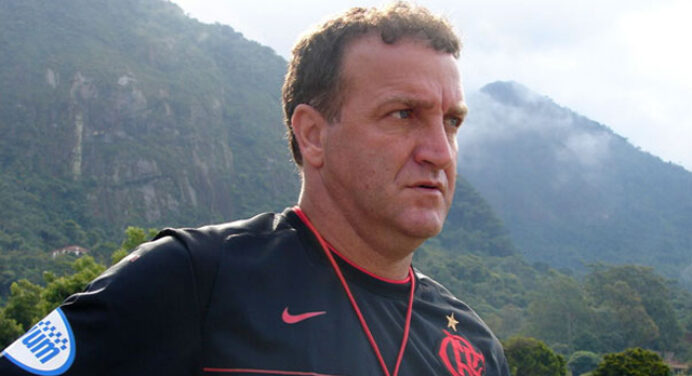 “Eu não sei se o Cuca faria esse elenco virar”, diz Allan Garcia sobre Cuca no Fla