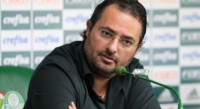 Dirigente do Palmeiras minimiza demais rivais e afirma: “Quem disputa tudo somos nós e o Flamengo”
