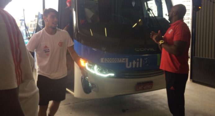 Fla chega ao Engenhão para clássico! Veja galeria de fotos