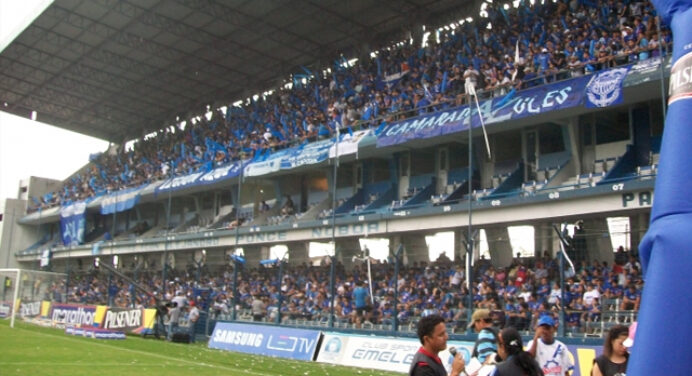 Após promoção de ingressos, Emelec espera casa cheia para confronto contra o Flamengo