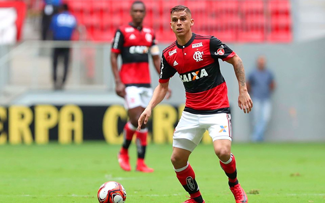 Cuéllar revela que quase deixou o Flamengo, mas garante: “É um privilégio estar aqui”