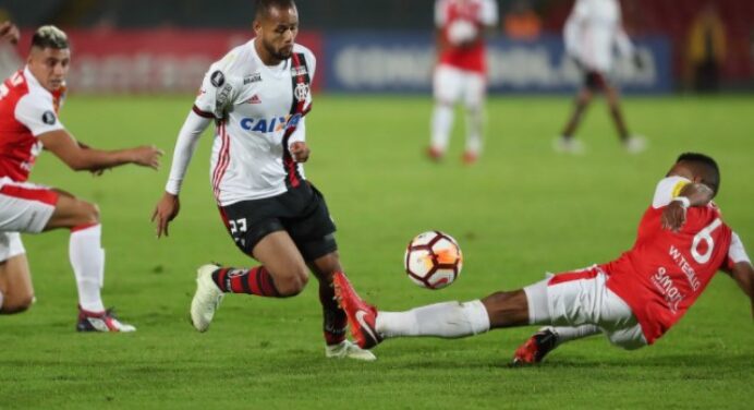 Geuvânio reclama da arbitragem: “Só com Fla acontece essas coisas”