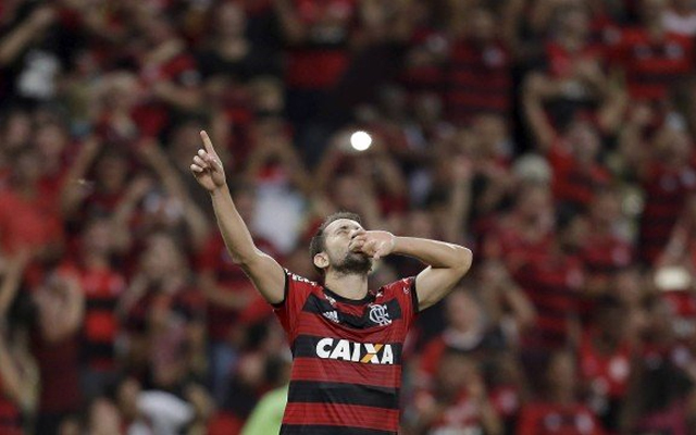 Pedro Henrique Torre: “A luta com o coração e a conquista do alívio: Flamengo lava a alma na Libertadores”