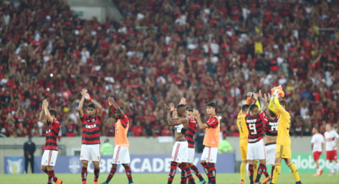 Flamengo não brilha, mas segura vantagem contra a Ponte Preta e passa de fase na Copa do Brasil