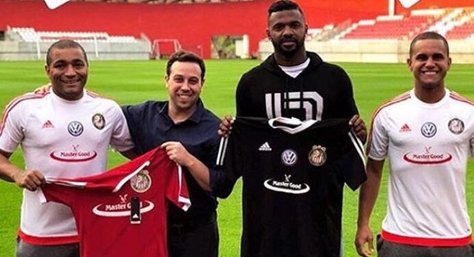 Time húngaro anuncia contratação de goleiro Felipe e Anderson Pico, dupla ex-Fla