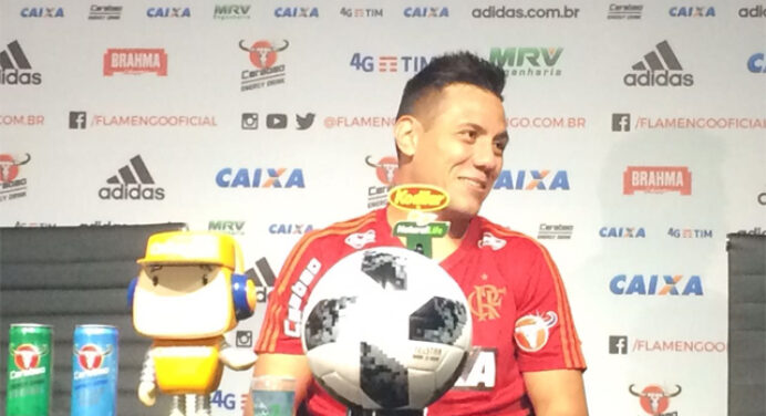 Diego Alves comenta sobre apoio da torcida e diz: “Vamos buscar o resultado”