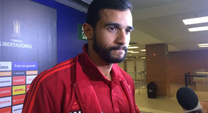Dourado comenta sobre situação de Guerrero e revela ansiedade antes do jogo contra o Emelec