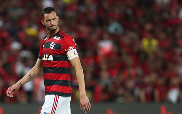 Jornalista questiona Réver como capitão do Flamengo: “Fala que tem que colaborar com o árbitro”