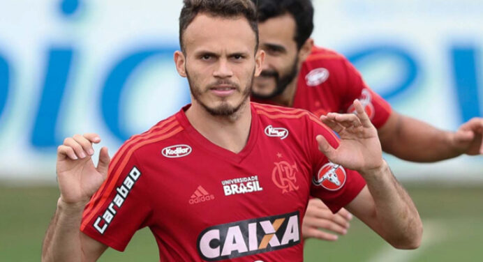 Renê rasga elogios a Barbieri e revela principal mudança tática realizada no Fla