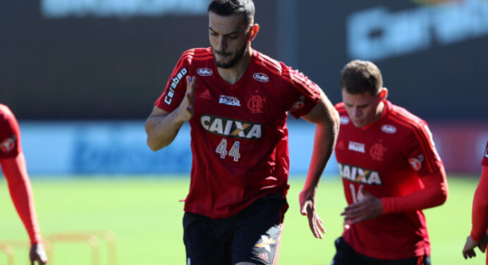 Rhodolfo sai com dores na coxa e será reavaliado nesta sexta