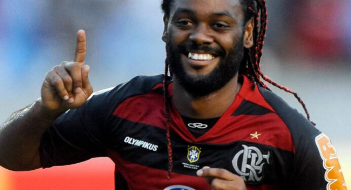 Roberto Assaf: “Alvin Lee, Caetano e Pelé também disseram Love, Love, Love”