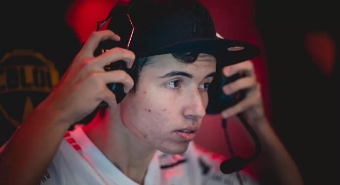E-SporTV: “Crise no LoL? Jogador preterido do Fla curte tuíte sobre decisão e gera ira do técnico”