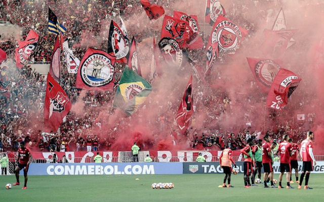 Torcida organizada Raça Rubro-Negra realiza recadastramento para voltar aos estádios