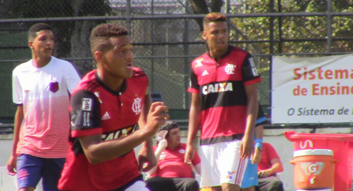 Na raça e no talento, Flamengo vence o Bonsucesso
