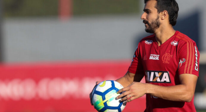 Diego diz o que pensa sobre momento de Henrique Dourado