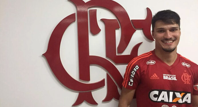 Thuler diz que, no início, seu desejo era jogar em outra posição