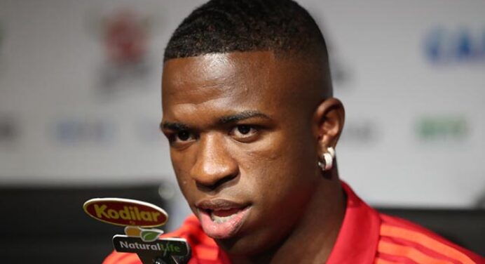Ex-jogador do Real Madrid acredita que Vinícius Jr não terá espaço no clube e será emprestado