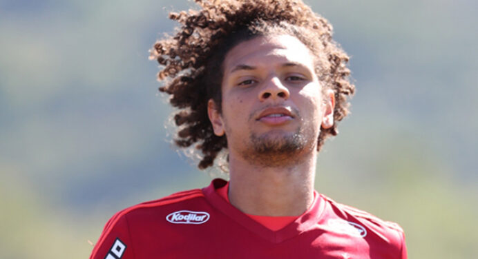 Arão recebe proposta, mas recusa jogar no Japão