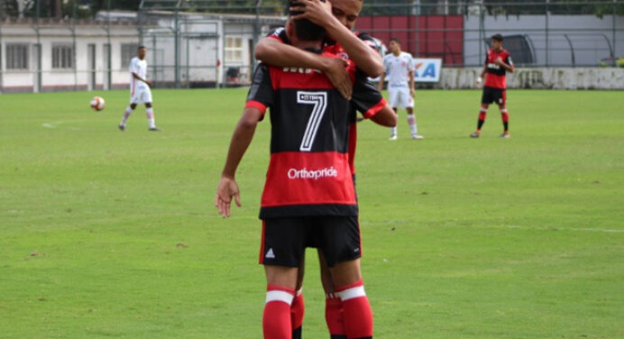 Sub-17 derrota Bangu e segue em ascensão no Estadual