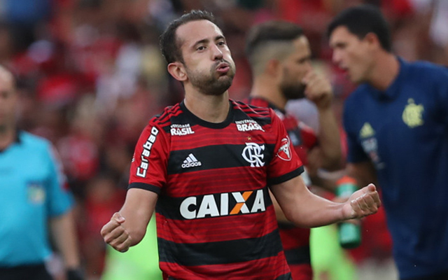 Protagonista no pós-Copa, Everton Ribeiro vira esperança do desfalcado Flamengo contra o Inter