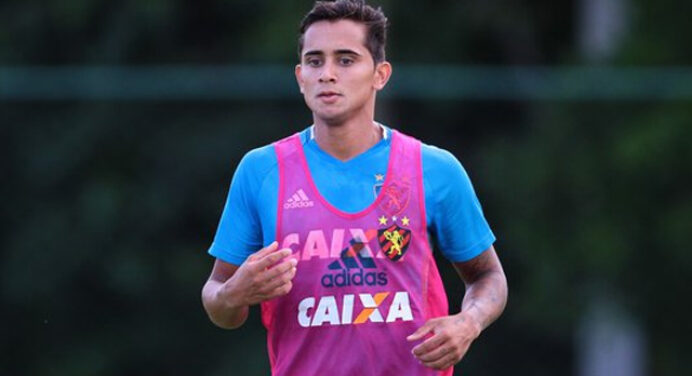 Após entrave com o Fla, Everton Felipe deve fechar com o São Paulo