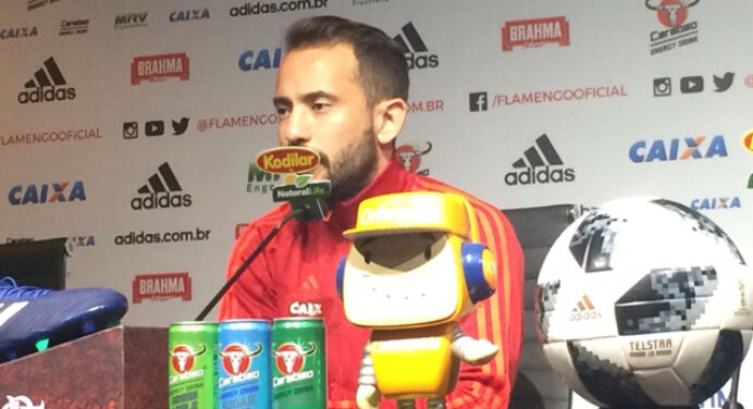 Everton Ribeiro revela ideia tática para suprir saída de Vinicius Júnior