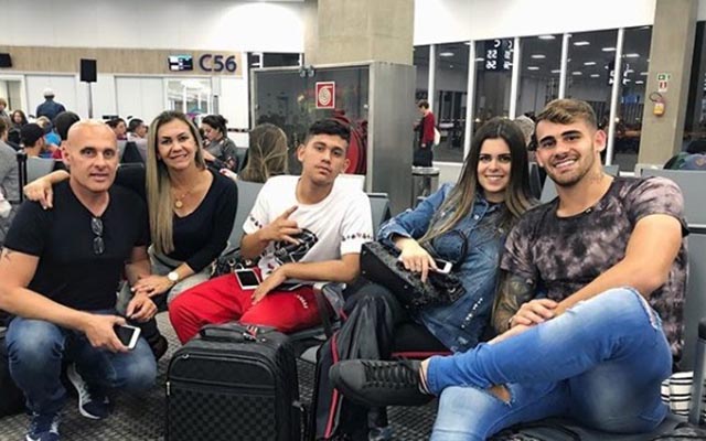 Vizeu publica foto de despedida do Brasil e torcedores desejam boa sorte ao atleta