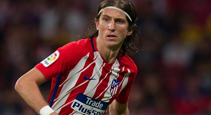 Mauro Cezar aponta sondagem do Flamengo por Filipe Luís e interesse na contratação de mais um zagueiro