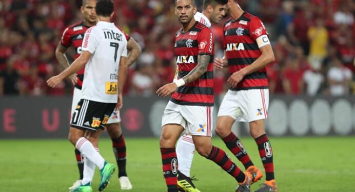 Fluminense demonstra interesse em Rômulo, mas não chega a acordo com Flamengo