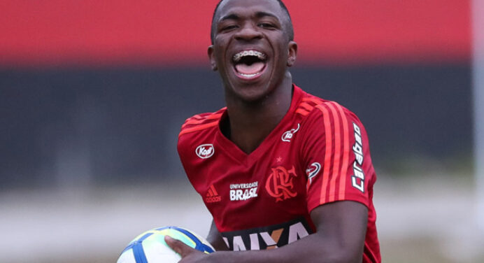 Salário de Vinicius Jr é maior do que de estrelas do Real