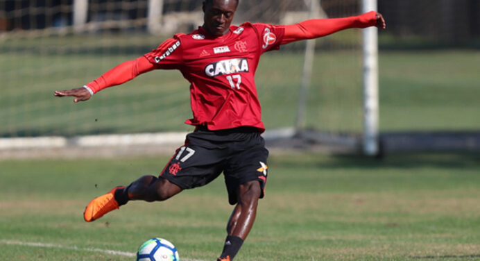 Marlos brilha e Fla vence Nova Iguaçu em jogo-treino