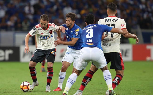 Liderança perdida, eliminação na Libertadores e classificação na Copa do Brasil: o agosto do Flamengo