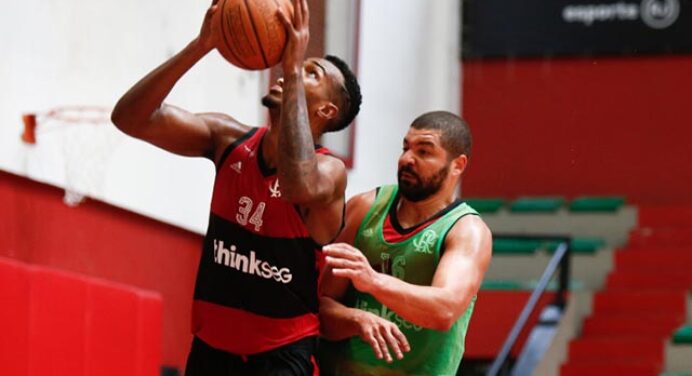 Experiente e jovem, João Vitor faz a ligação entre os dois perfis do FlaBasquete